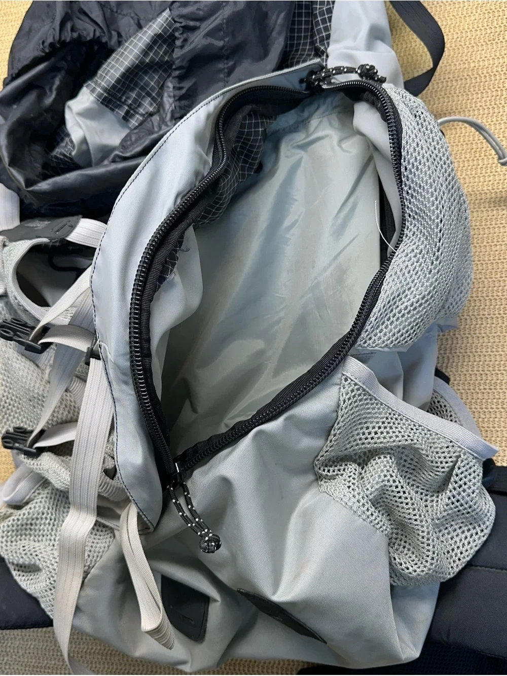 Kelty Illusion 55L Light Gray Men's Technical Hiking Backpack